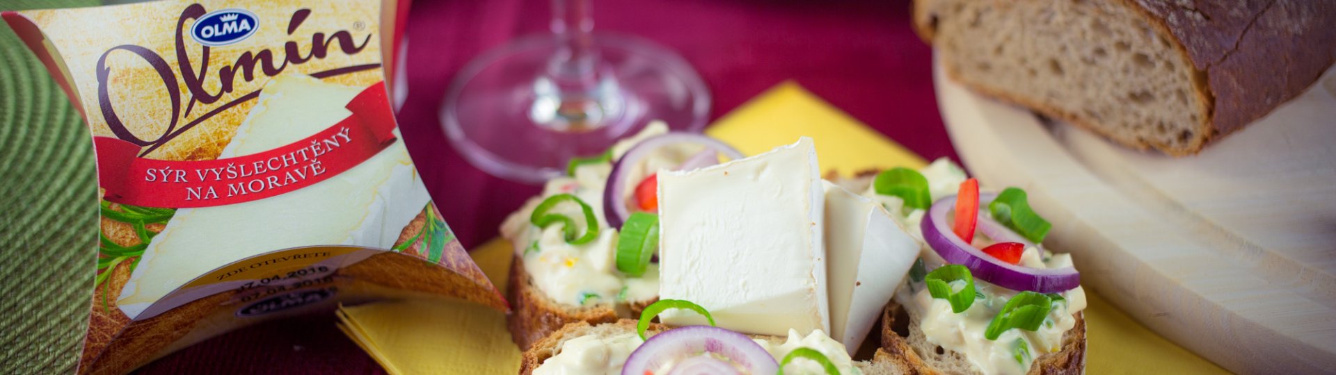 Salát se sýrem Olmín, šunkou a majonézou